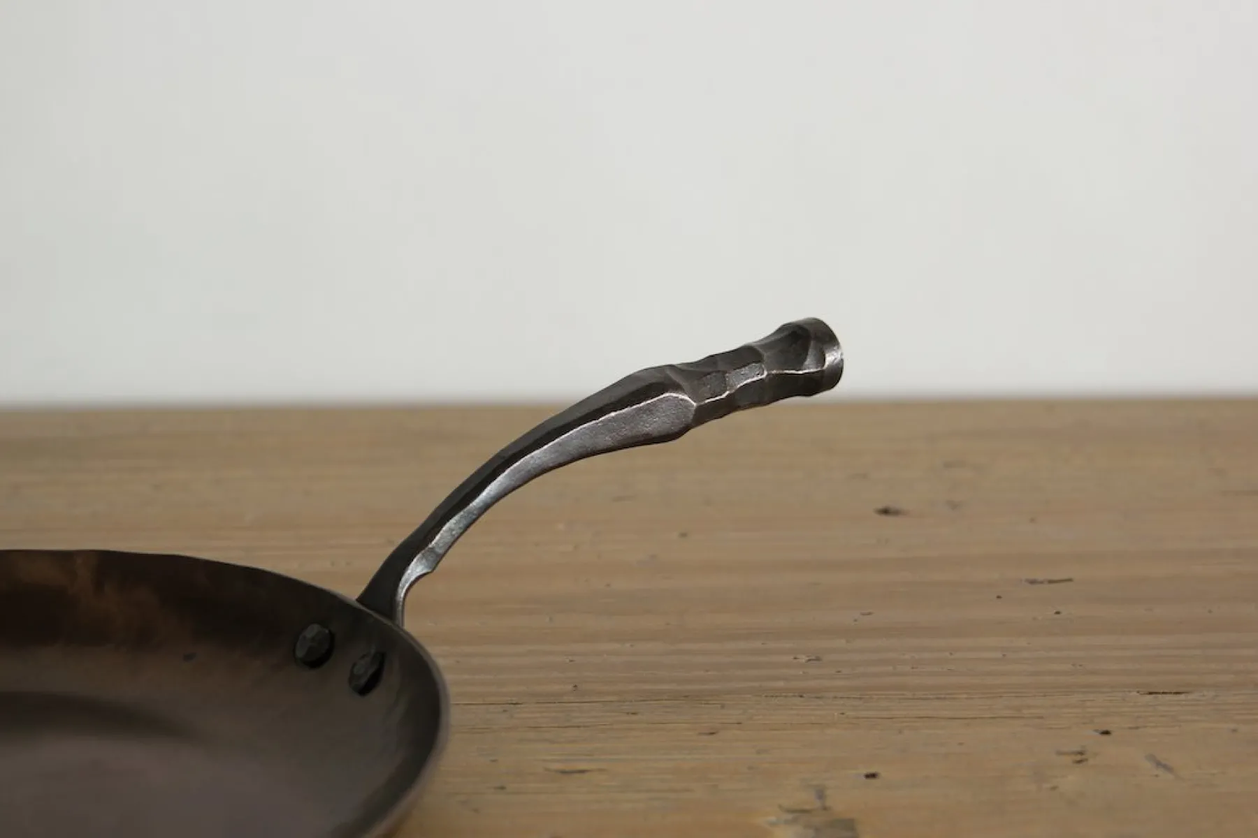 Carbon Steel Farmhouse Skillet*SMITHEY Fashion