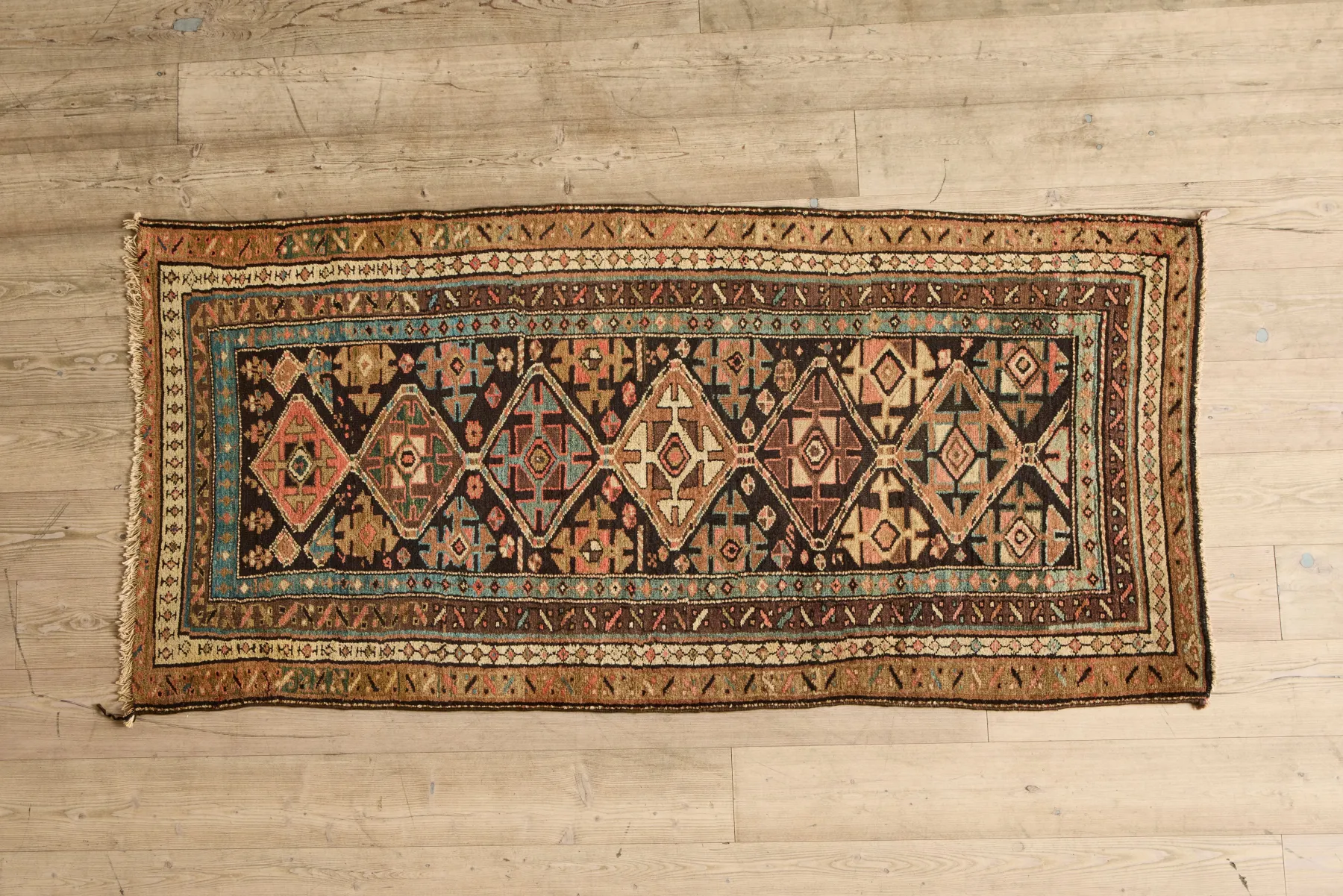 Diamond Persian Runner 3’5 X 7’*VINTAGE Outlet