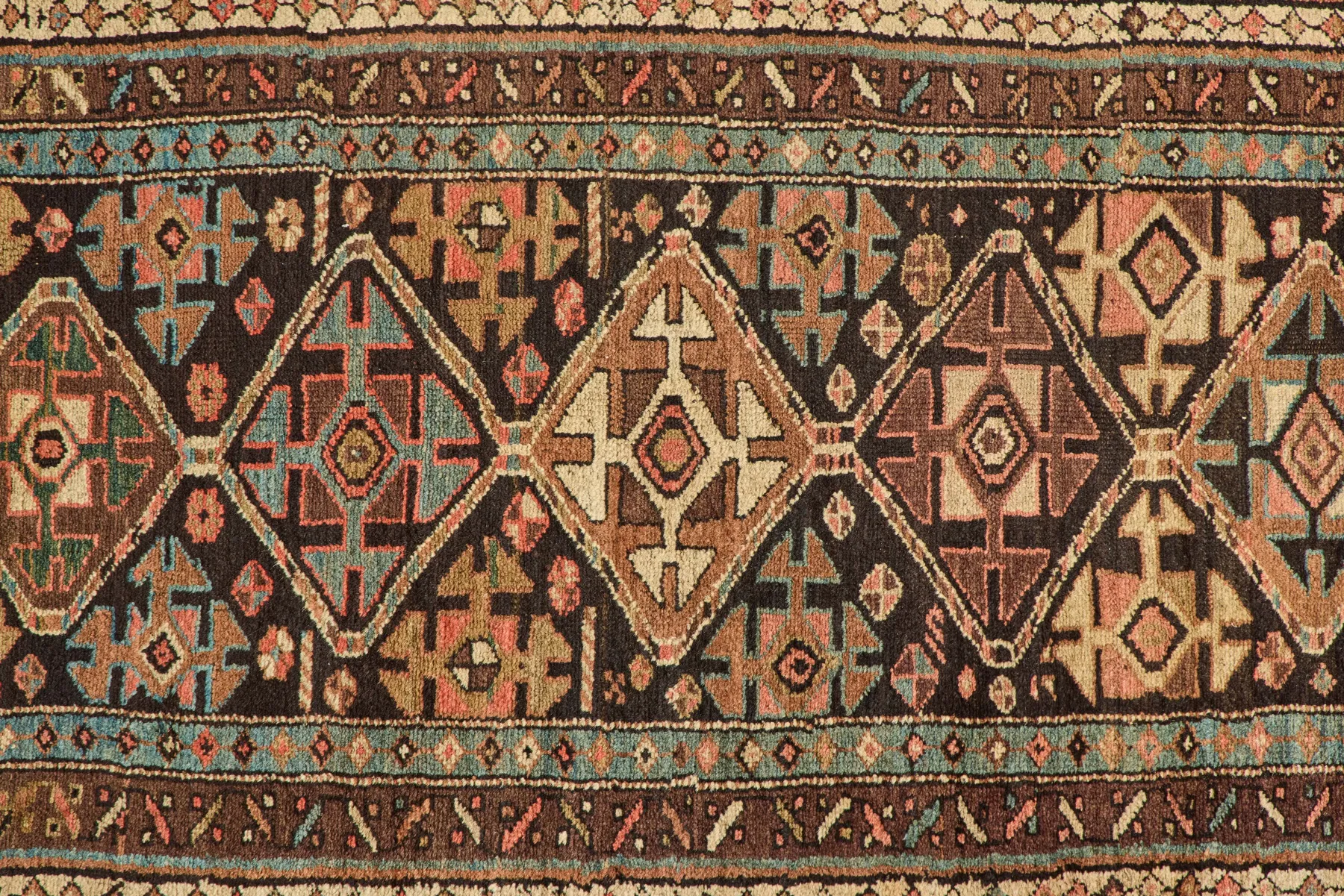 Diamond Persian Runner 3’5 X 7’*VINTAGE Outlet