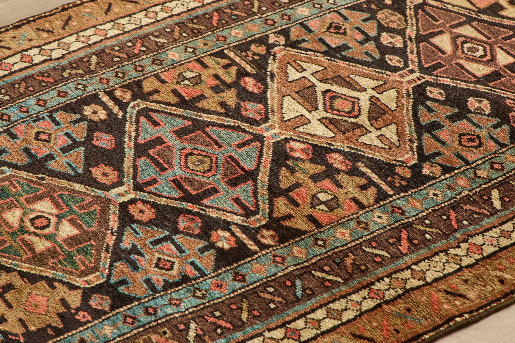Diamond Persian Runner 3’5 X 7’*VINTAGE Outlet