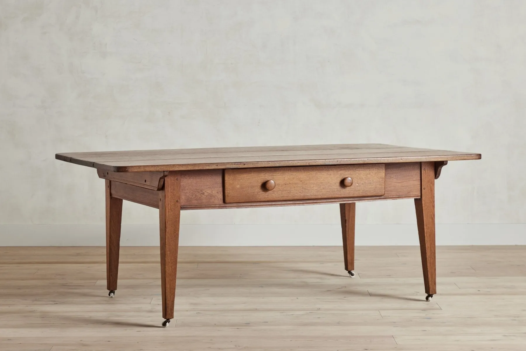 Early American Side Table*VINTAGE Outlet