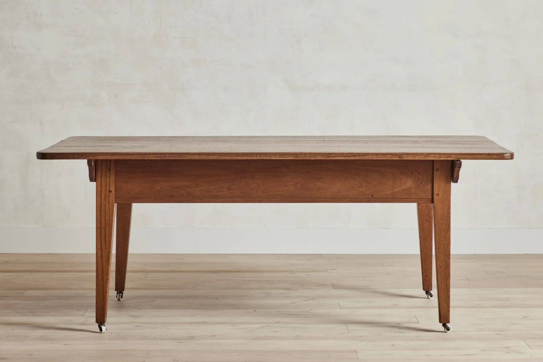 Early American Side Table*VINTAGE Outlet