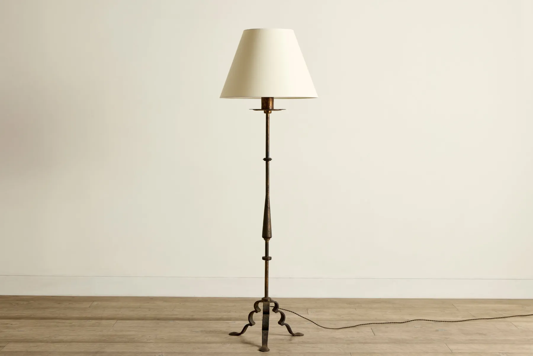 French Iron Floor Lamp*VINTAGE Fashion