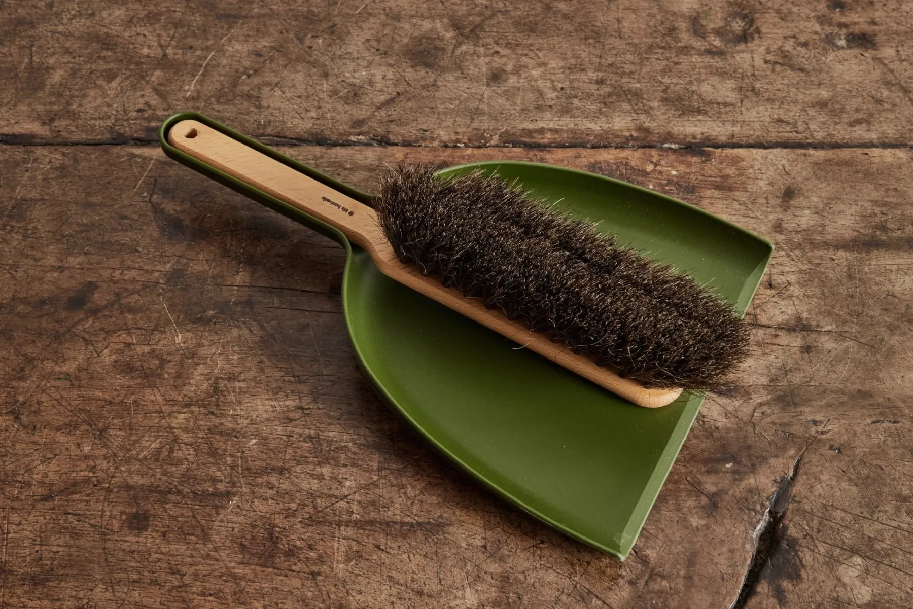 Green Dustpan & Hand Broom*HIDDEN Fashion