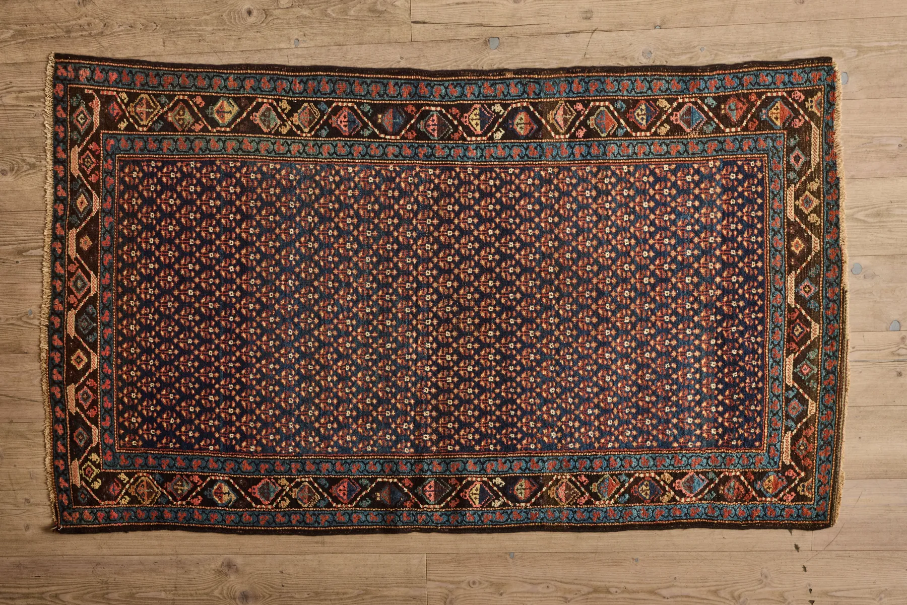 Kurdish Rug 4'1 x 7'*VINTAGE Fashion