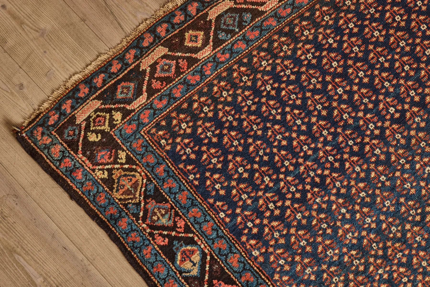 Kurdish Rug 4'1 x 7'*VINTAGE Fashion