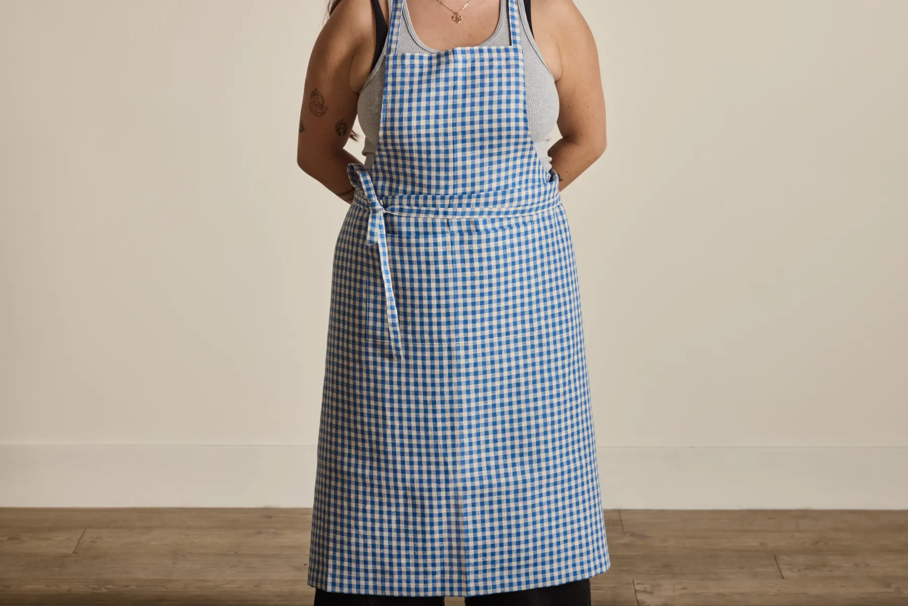 Linen Apron in Blue Plaid*HIDDEN Fashion