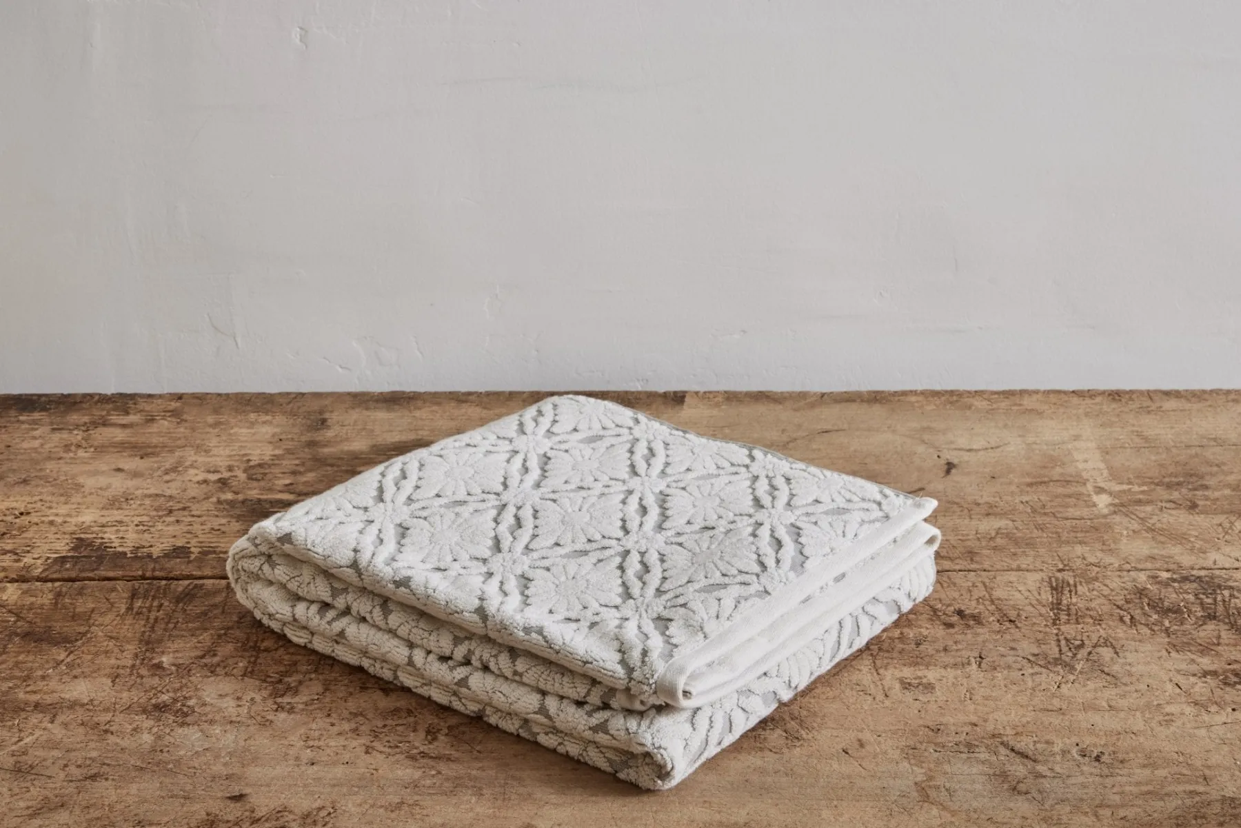 Marguerite Bath Towel in Fog*NICKEY KEHOE Hot