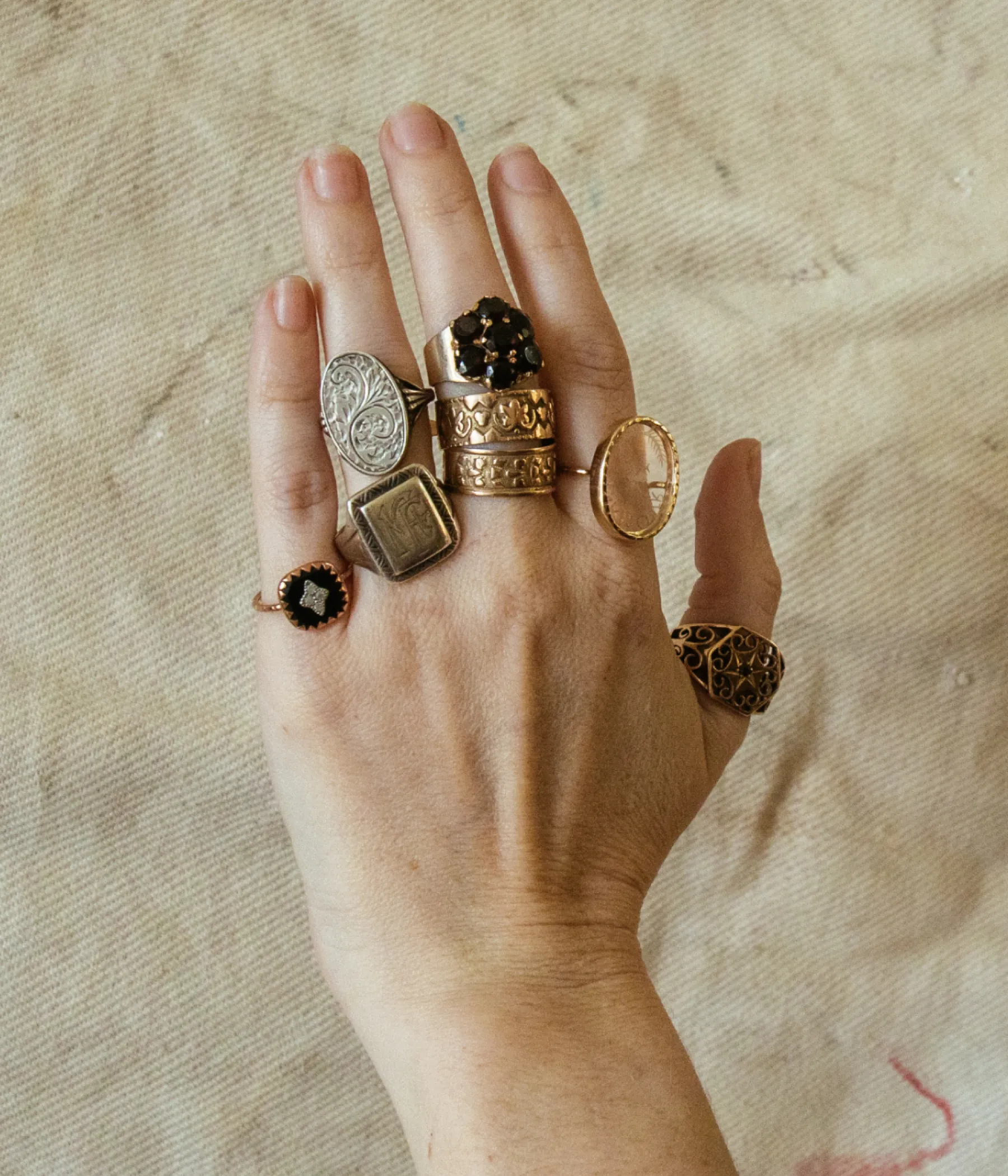 Pierrot Ring, Noir (Size 52)*PASCALE MONVOISIN New