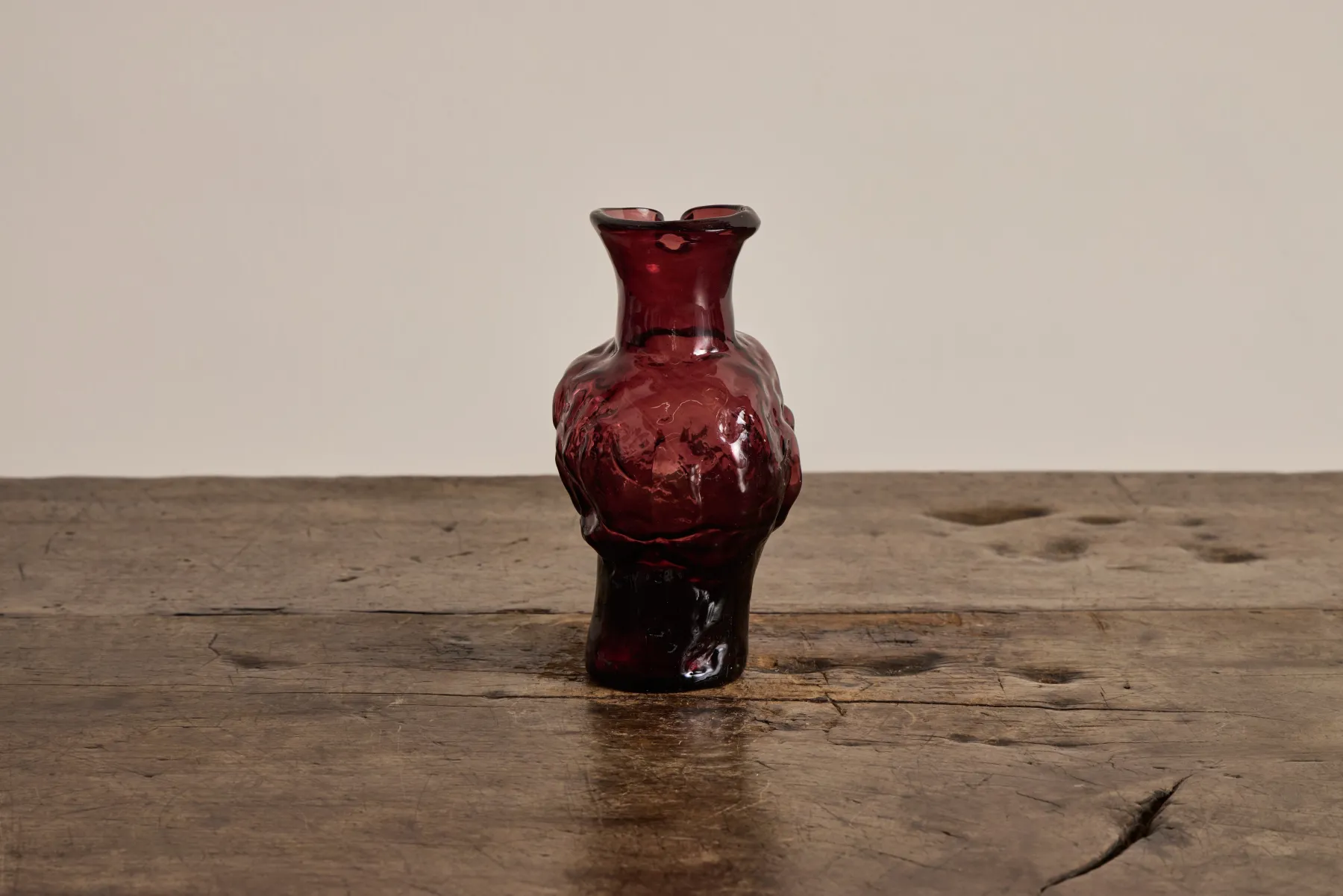 Roma Avec Bec Vase in Framboise*LA SOUFFLERIE New