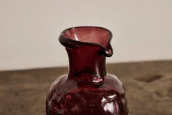 Roma Avec Bec Vase in Framboise*LA SOUFFLERIE New
