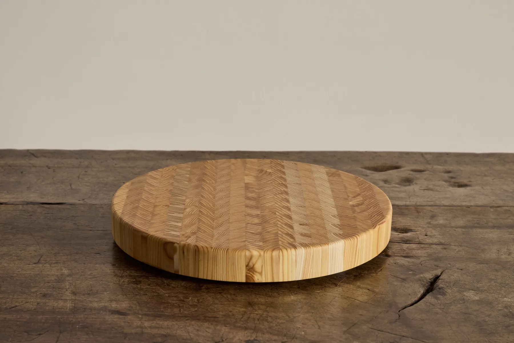 Round Cutting Board*Larch Wood Hot