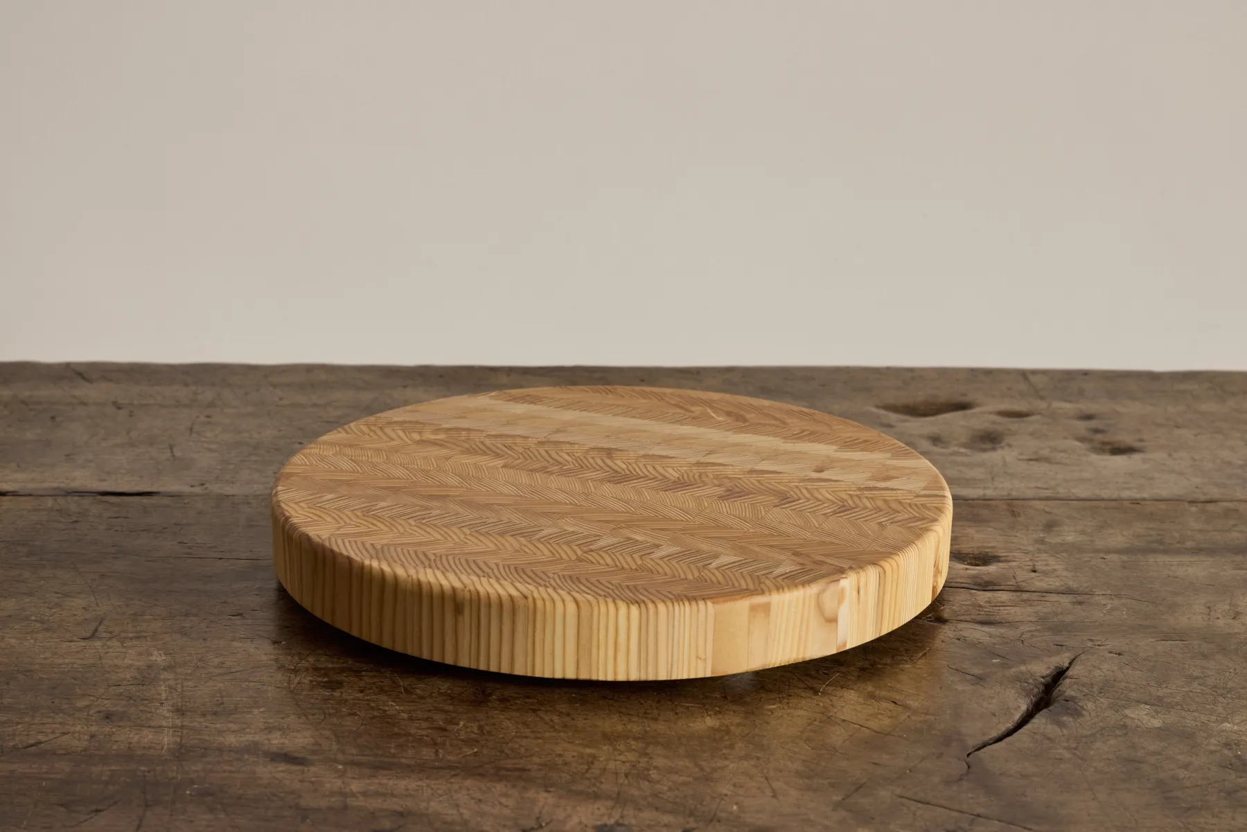 Round Cutting Board*Larch Wood Hot