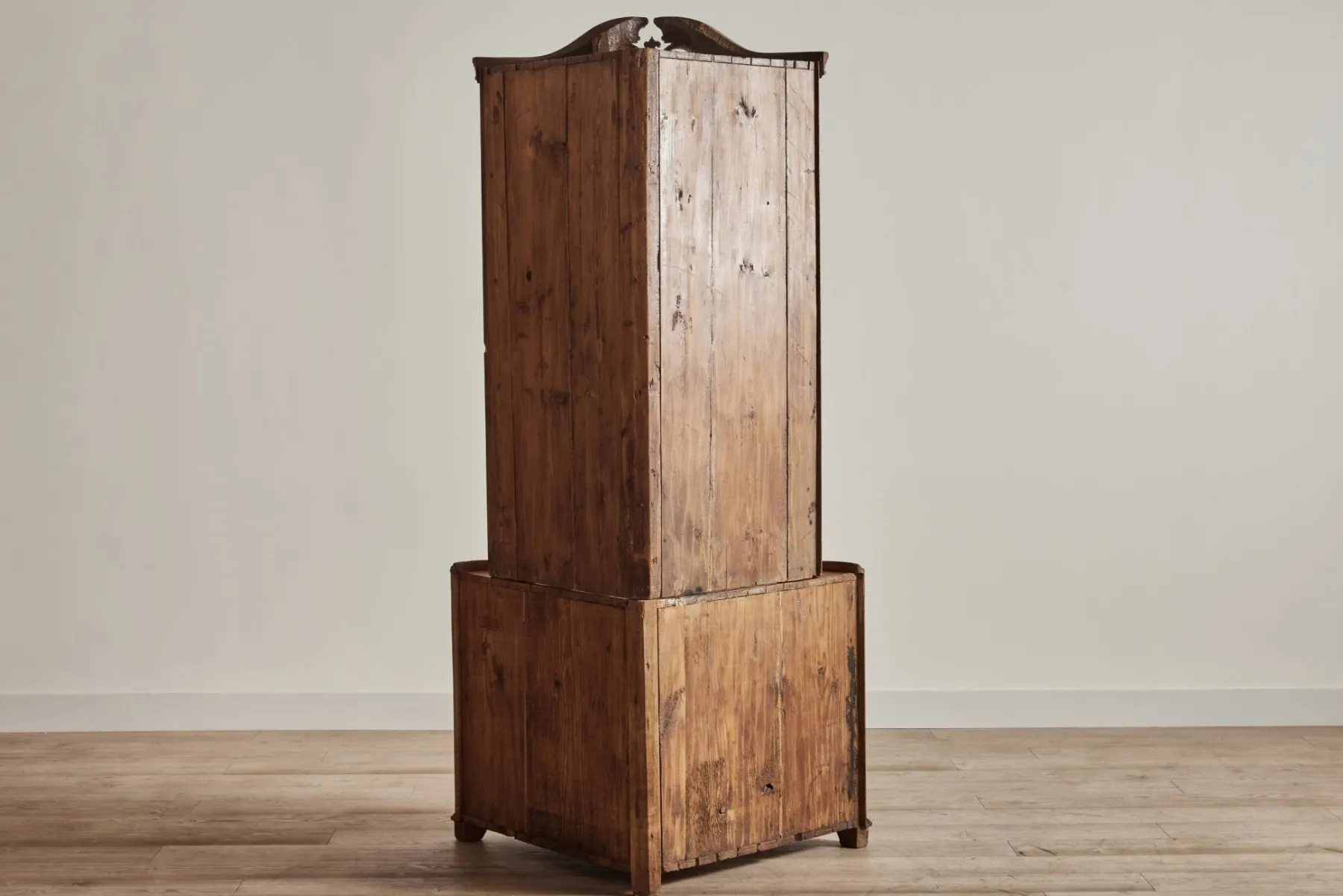 Swedish Corner Cabinet*VINTAGE Online