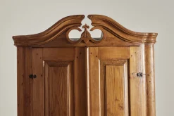 Swedish Corner Cabinet*VINTAGE Online