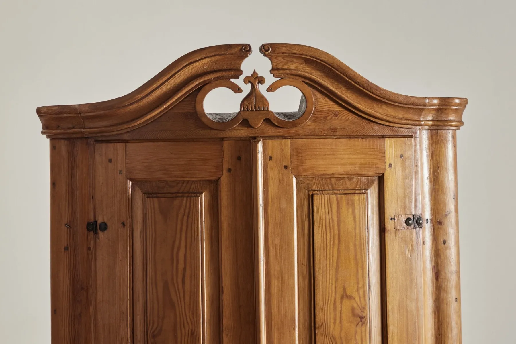 Swedish Corner Cabinet*VINTAGE Online
